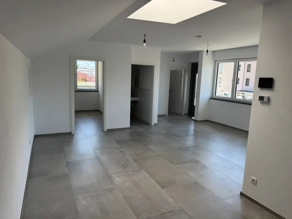 Ordination oder Büro mieten in Rum – Obergeschoss mit Oberlicht