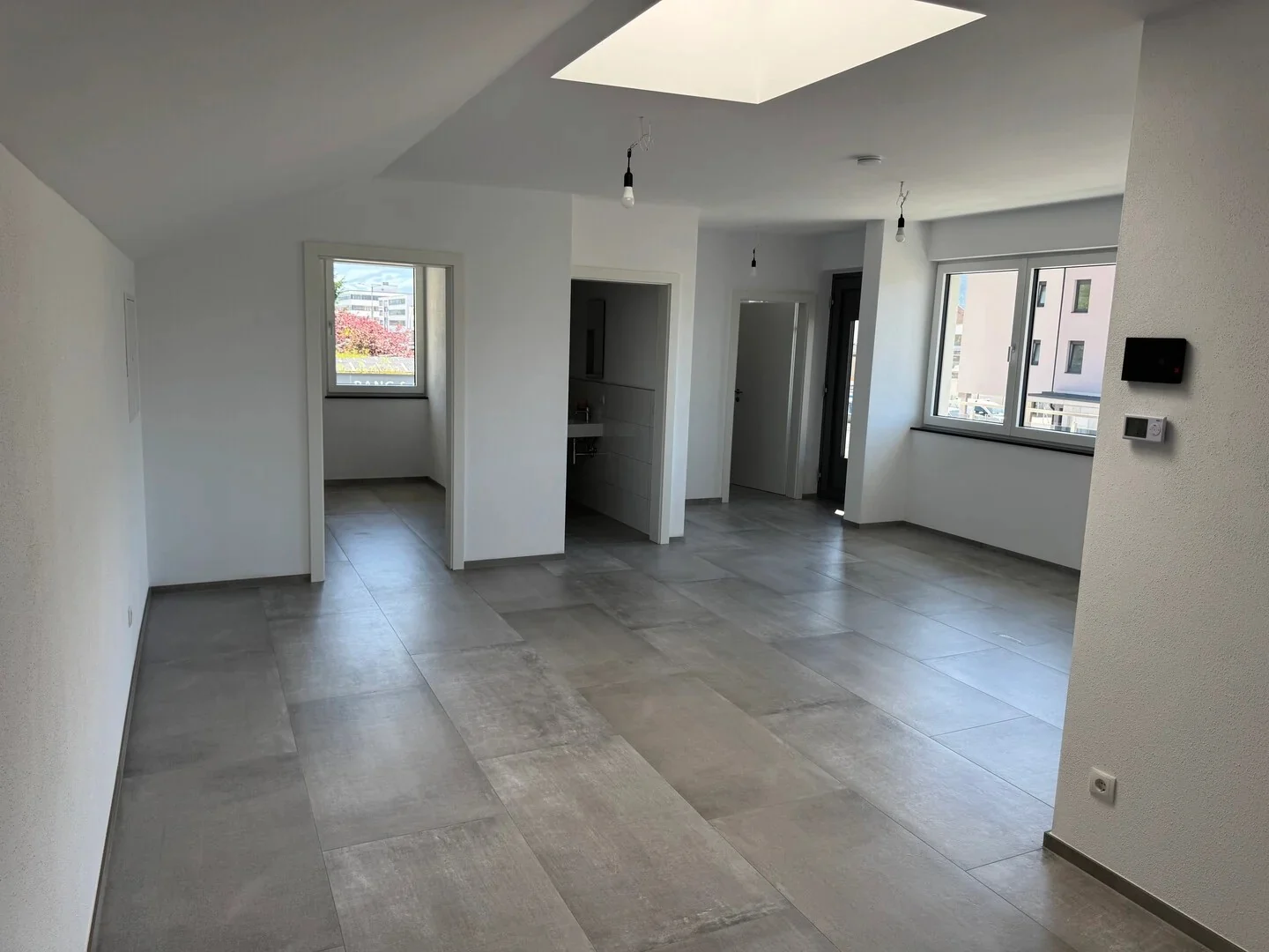 Ordination oder Büro mieten in Rum – Obergeschoss mit Oberlicht